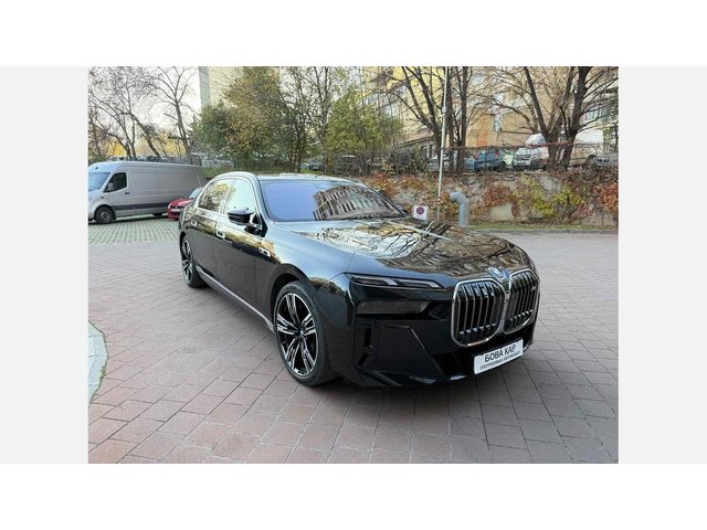 BMW M760e xDrive Седан - автомобили, коли, обяви за нови и употребявани 2