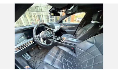 BMW M760e xDrive Седан - автомобили, коли, обяви за нови и употребявани 9