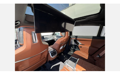 BMW M760e xDrive Sedan - автомобили, коли, обяви за нови и употребявани 10