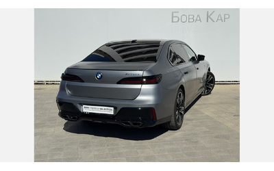 bmw-m760e-xdrive-sedan - 1