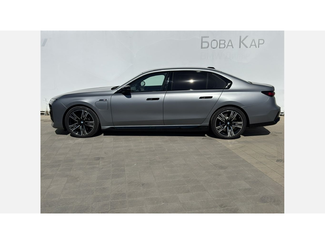 BMW M760e xDrive Sedan - автомобили, коли, обяви за нови и употребявани 2