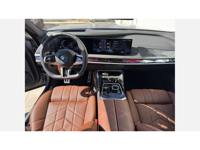 BMW M760e xDrive Sedan - автомобили, коли, обяви за нови и употребявани 6