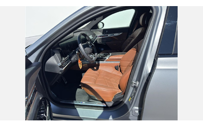 BMW M760e xDrive Sedan - автомобили, коли, обяви за нови и употребявани 7