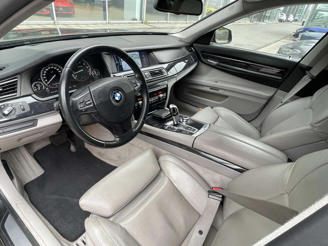 BMW Серия 7 750i (408 кс) Steptronic - автомобили, коли, обяви за нови и употребявани 15