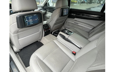 BMW Серия 7 750i (408 кс) Steptronic - автомобили, коли, обяви за нови и употребявани 9
