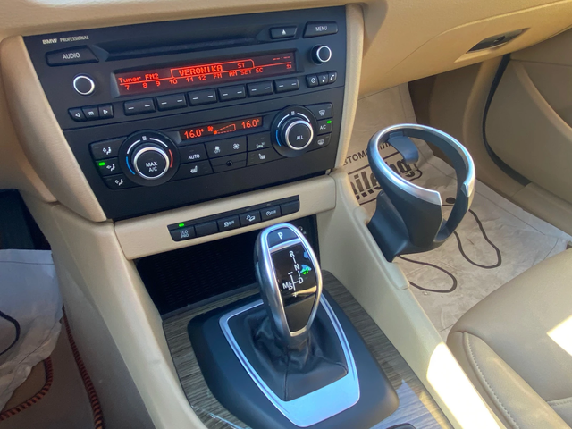 BMW X1 28i xDrive - автомобили, коли, обяви за нови и употребявани 10