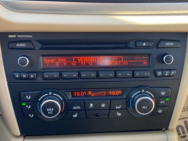 BMW X1 28i xDrive - автомобили, коли, обяви за нови и употребявани 11