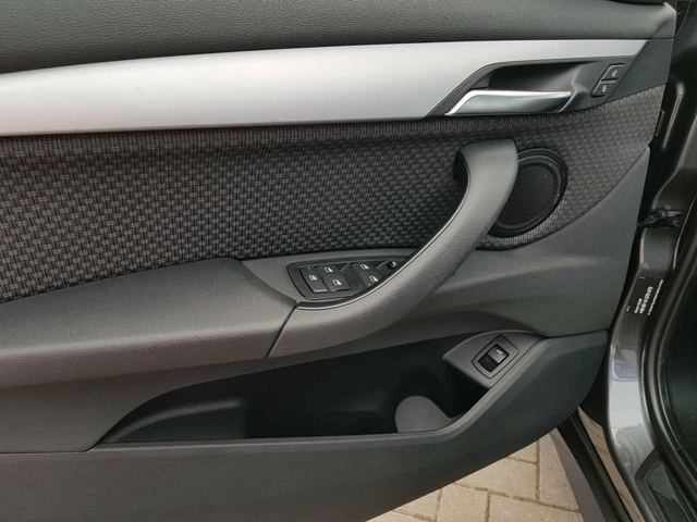 BMW X1 20d xDrive - автомобили, коли, обяви за нови и употребявани 7