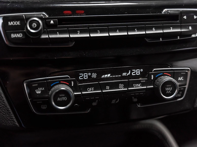 BMW X1 xDrive28i С РЕГИСТРАЦИЯ & АВТО КРЕДИТ - автомобили, коли, обяви за нови и употребявани 10