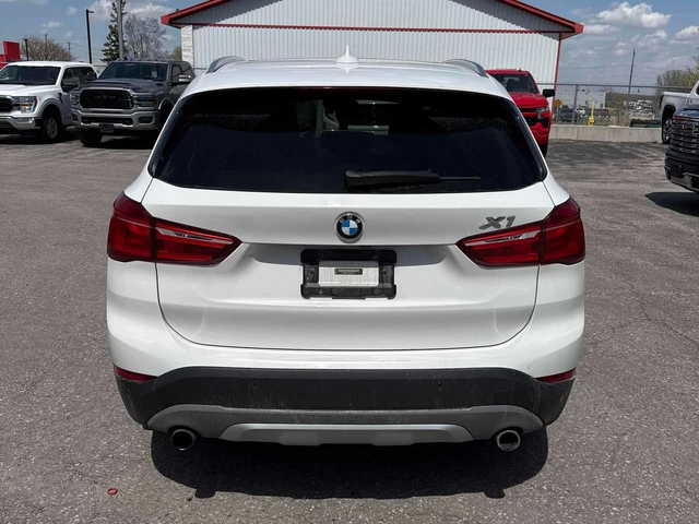BMW X1 * xDrive28i * ПОДГРЕВИ * КАМЕРА * ПАМЕТ * NAVI - автомобили, коли, обяви за нови и употребявани 3
