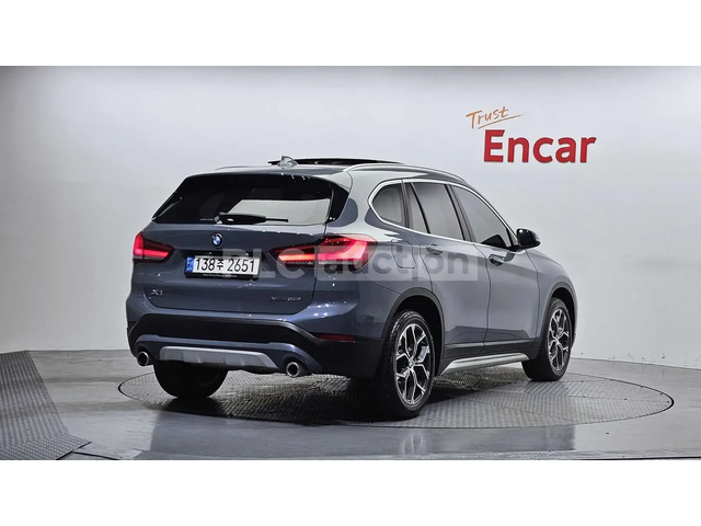 BMW X1 ПОДГРЕВИ * ПАНО * HEAD-UP * KEYLESS - автомобили, коли, обяви за нови и употребявани 1