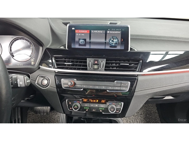 BMW X1 xDrive 20i xLine* КОЖА* ПАНО* КАМЕРА - автомобили, коли, обяви за нови и употребявани 13
