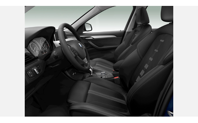 BMW X1 xDrive18d - автомобили, коли, обяви за нови и употребявани 7