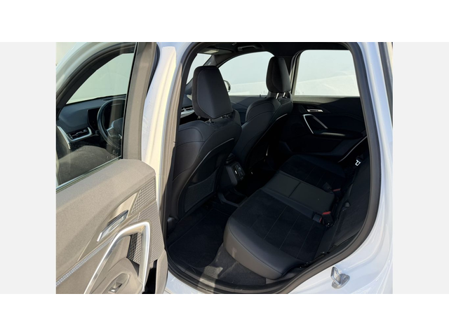 BMW X1 xDrive25e - автомобили, коли, обяви за нови и употребявани 9