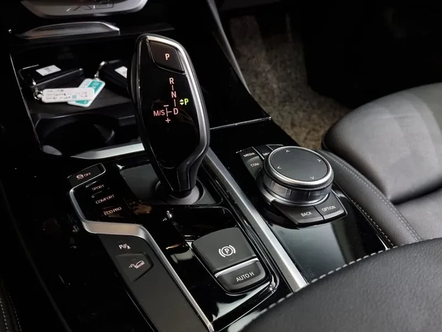 BMW X3 xDrive 20D - автомобили, коли, обяви за нови и употребявани 8