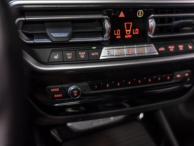 BMW X3 * xDrive * * HeadUp* AвтоКредит* (ЦЕНА ДО БГ) - автомобили, коли, обяви за нови и употребявани 9