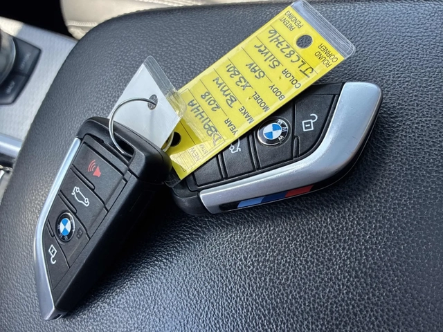BMW X3 xDrive30i * No Accident* ПАНОРАМА * CARFAX - автомобили, коли, обяви за нови и употребявани 13