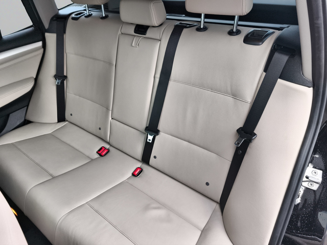 BMW X3 xDrive20i A 135KW F25 - автомобили, коли, обяви за нови и употребявани 11