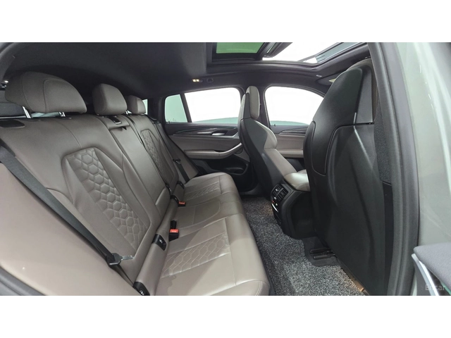 BMW X4 M* КОЖА* ОБДУХВ* НАВИ* ПАНО* HUD* 360 - автомобили, коли, обяви за нови и употребявани 9
