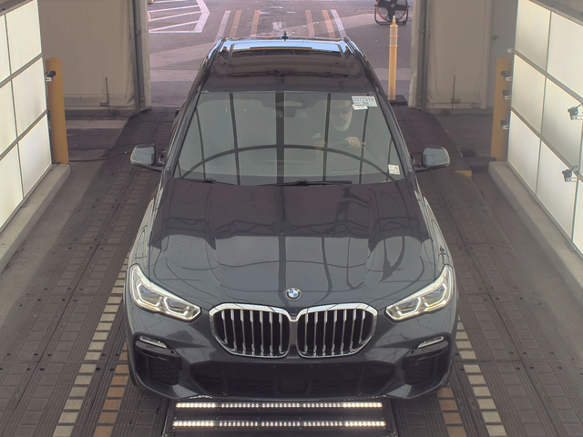 BMW X5 M-PACK* LASERLIGHT* DISTRO* МАСАЖ* HEADUP* HARMAN* - автомобили, коли, обяви за нови и употребявани 1