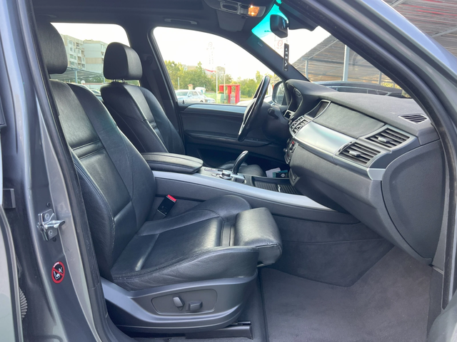 BMW X5 3.0D - автомобили, коли, обяви за нови и употребявани 9