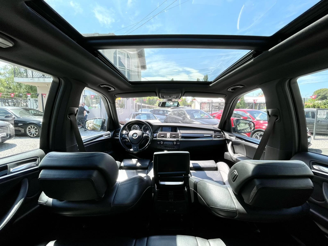 BMW X5 4.4I 555HP M PERFORMANCE SWISS - автомобили, коли, обяви за нови и употребявани 8