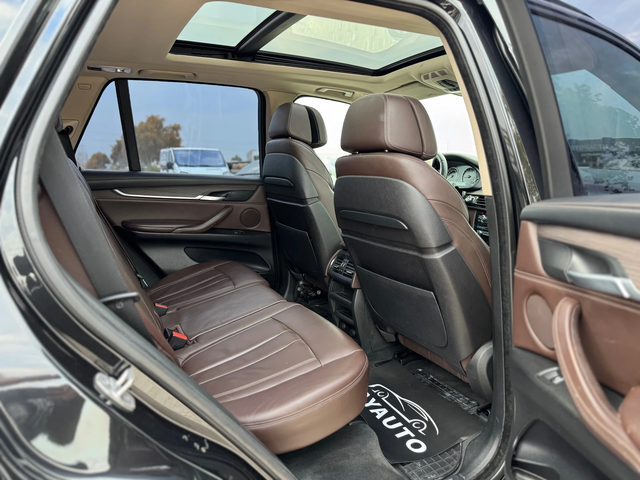 BMW X5 30d= xDrive= M-performance= 7 места= Панорама= Hea - автомобили, коли, обяви за нови и употребявани 11