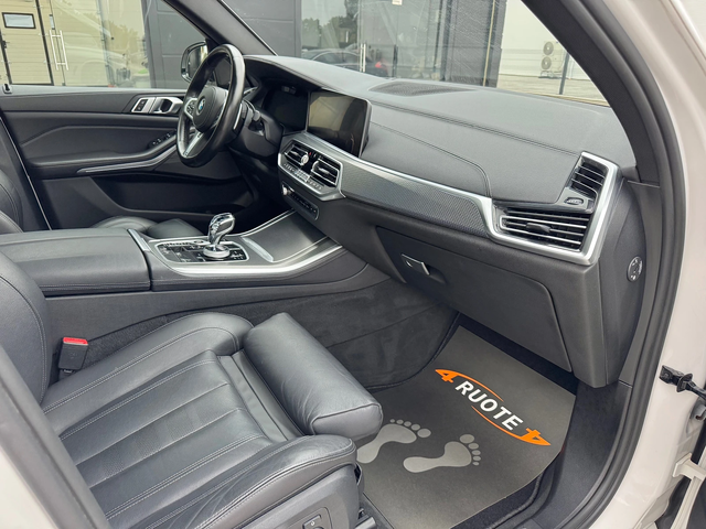 BMW X5 M50d * Magic Sky* Harman/Kardon Подгрев| 360Камера - автомобили, коли, обяви за нови и употребявани 9