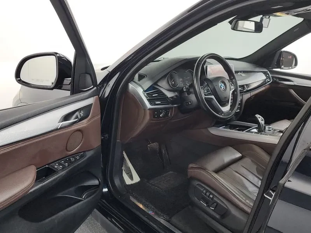 BMW X5 xDrive 30D M Sports - автомобили, коли, обяви за нови и употребявани 9