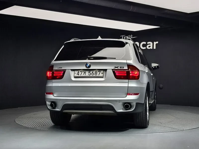 BMW X5 xDrive 35I - автомобили, коли, обяви за нови и употребявани 3