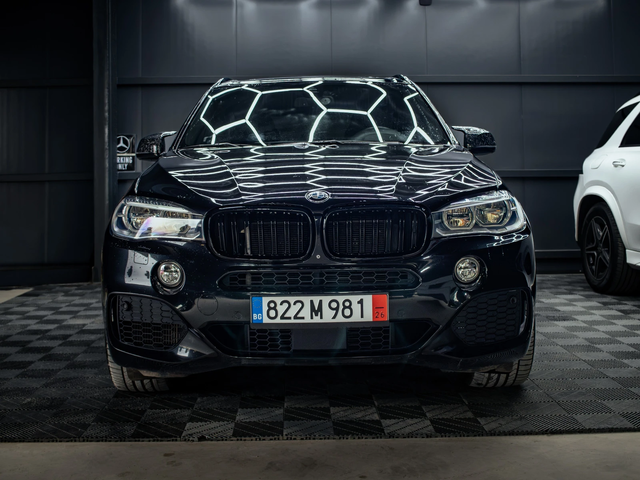 BMW X5 * Xdrive5.0i* Pano* Ambient* Keyless* CarPlay - автомобили, коли, обяви за нови и употребявани 0