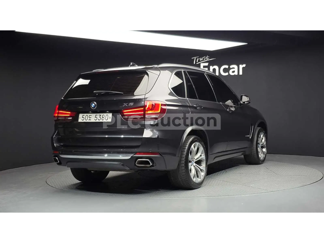 BMW X5 ПОДГРЕВИ * ПАНО * HEAD-UP * KEYLESS - автомобили, коли, обяви за нови и употребявани 1