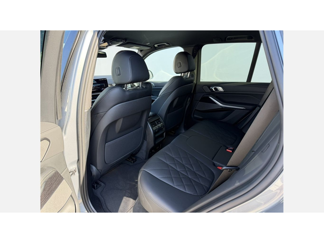 BMW X5 xDrive50e - автомобили, коли, обяви за нови и употребявани 9
