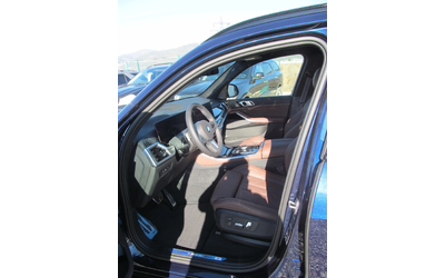 BMW X5M M60i* 530 к.с* INDIVIDUAL * - автомобили, коли, обяви за нови и употребявани 8