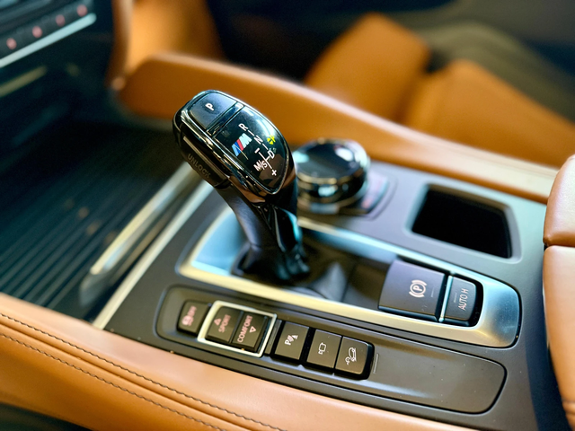 BMW X6 M50d* Mperformance* HK* Лизинг* Adaptive Led* Carb - автомобили, коли, обяви за нови и употребявани 11