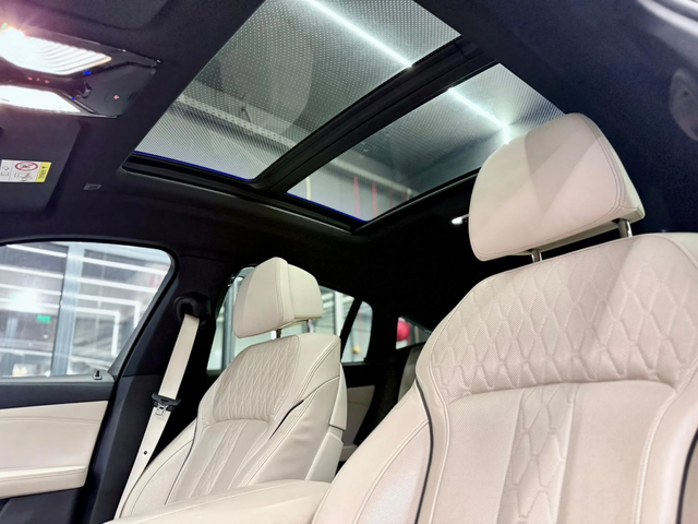 BMW X6 Xdrive* М* Лизинг* Iconic Glow* iDrive* Sky Lounge - автомобили, коли, обяви за нови и употребявани 7