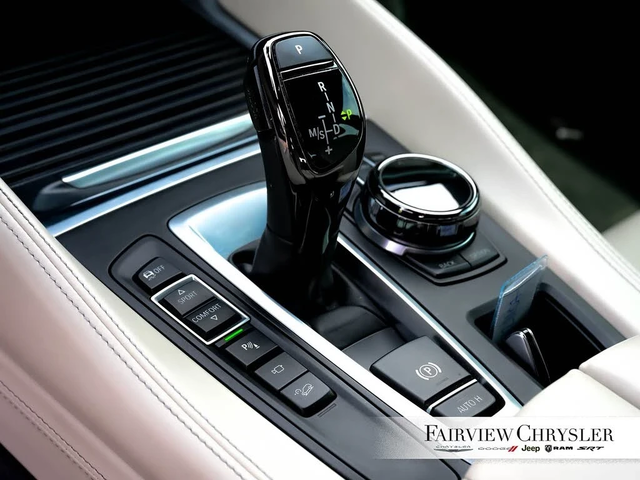 BMW X6 xDrive35i MPACKAGE* Keyless* Premium audio* PANO* - автомобили, коли, обяви за нови и употребявани 11