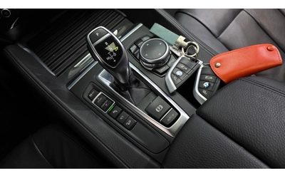 BMW X6 - автомобили, коли, обяви за нови и употребявани 6