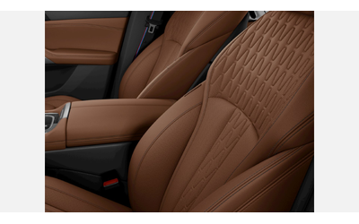 BMW X6 M60i xDrive - автомобили, коли, обяви за нови и употребявани 7