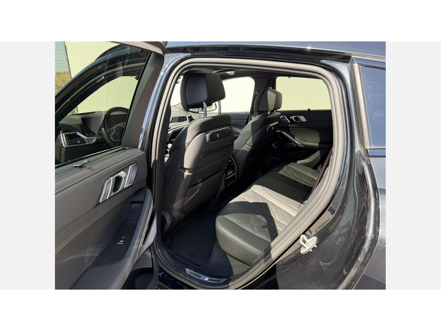 BMW X6 M60i xDrive - автомобили, коли, обяви за нови и употребявани 9