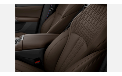 BMW X6 xDrive40d - автомобили, коли, обяви за нови и употребявани 7