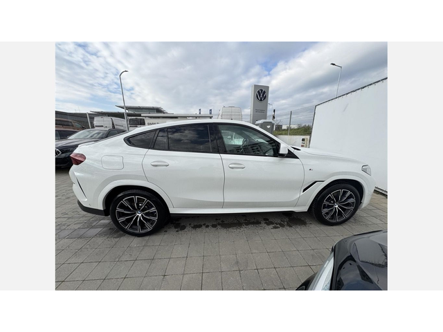 BMW X6 xDrive40d - автомобили, коли, обяви за нови и употребявани 2