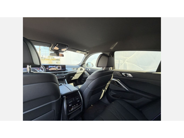 BMW X6 xDrive40i - автомобили, коли, обяви за нови и употребявани 10