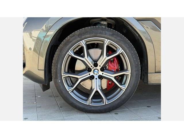 BMW X6 xDrive40i - автомобили, коли, обяви за нови и употребявани 4