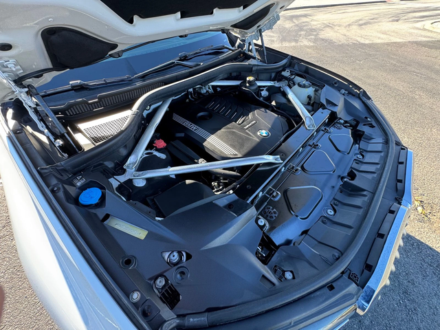 BMW X7 Mineral White Metallic - автомобили, коли, обяви за нови и употребявани 10