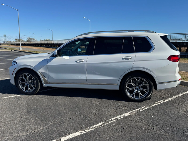 BMW X7 Mineral White Metallic - автомобили, коли, обяви за нови и употребявани 3