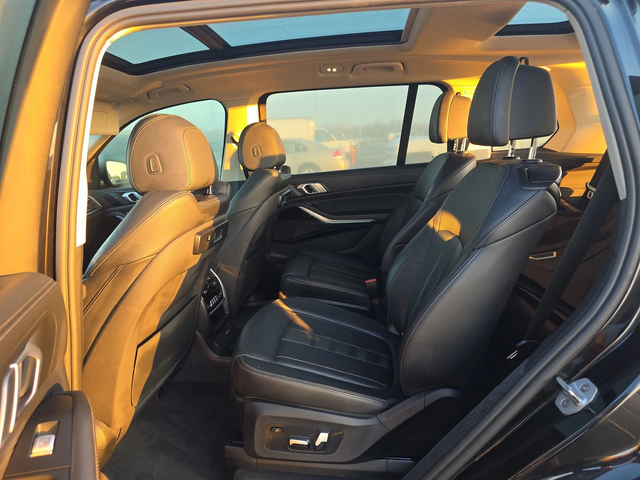 BMW X7 Black Sapphire Metallic - автомобили, коли, обяви за нови и употребявани 10