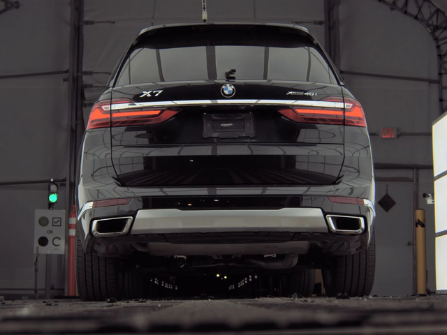 BMW X7 Black Sapphire Metallic - автомобили, коли, обяви за нови и употребявани 4