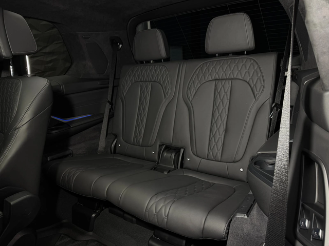 BMW X7 xDrive40i M-pack H&K* 360* Lift* Massage - автомобили, коли, обяви за нови и употребявани 8