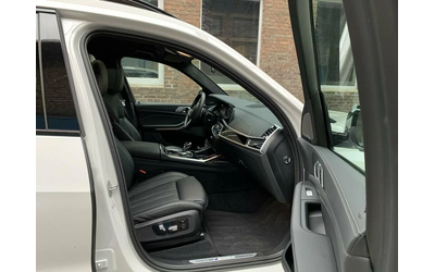 BMW X7 M50d - автомобили, коли, обяви за нови и употребявани 7